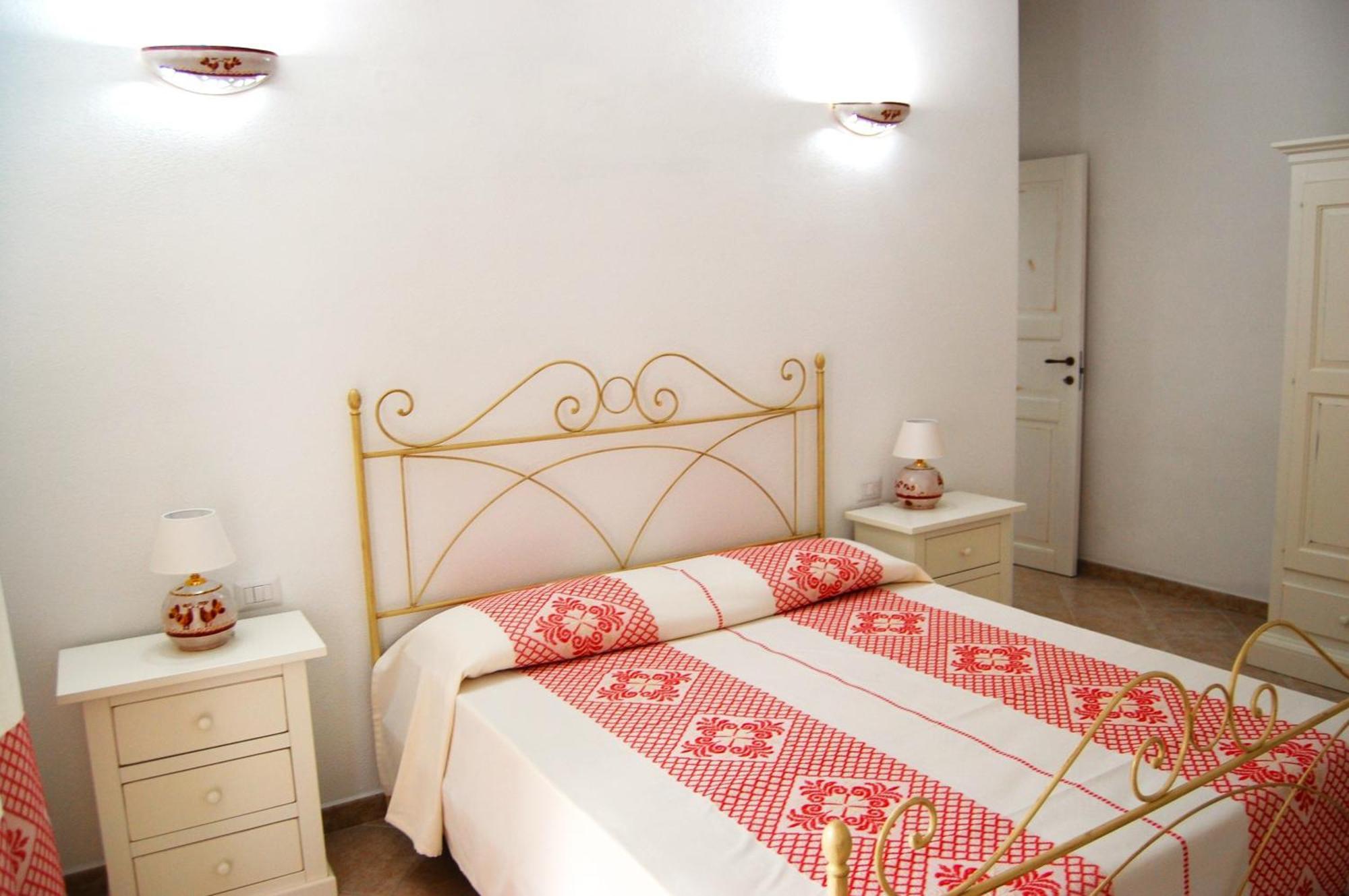 Case Vacanze Nioleo - Apartments And Pool 시니스콜라 외부 사진