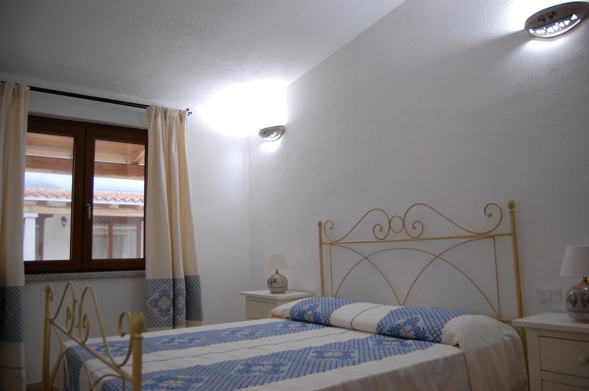 Case Vacanze Nioleo - Apartments And Pool 시니스콜라 외부 사진