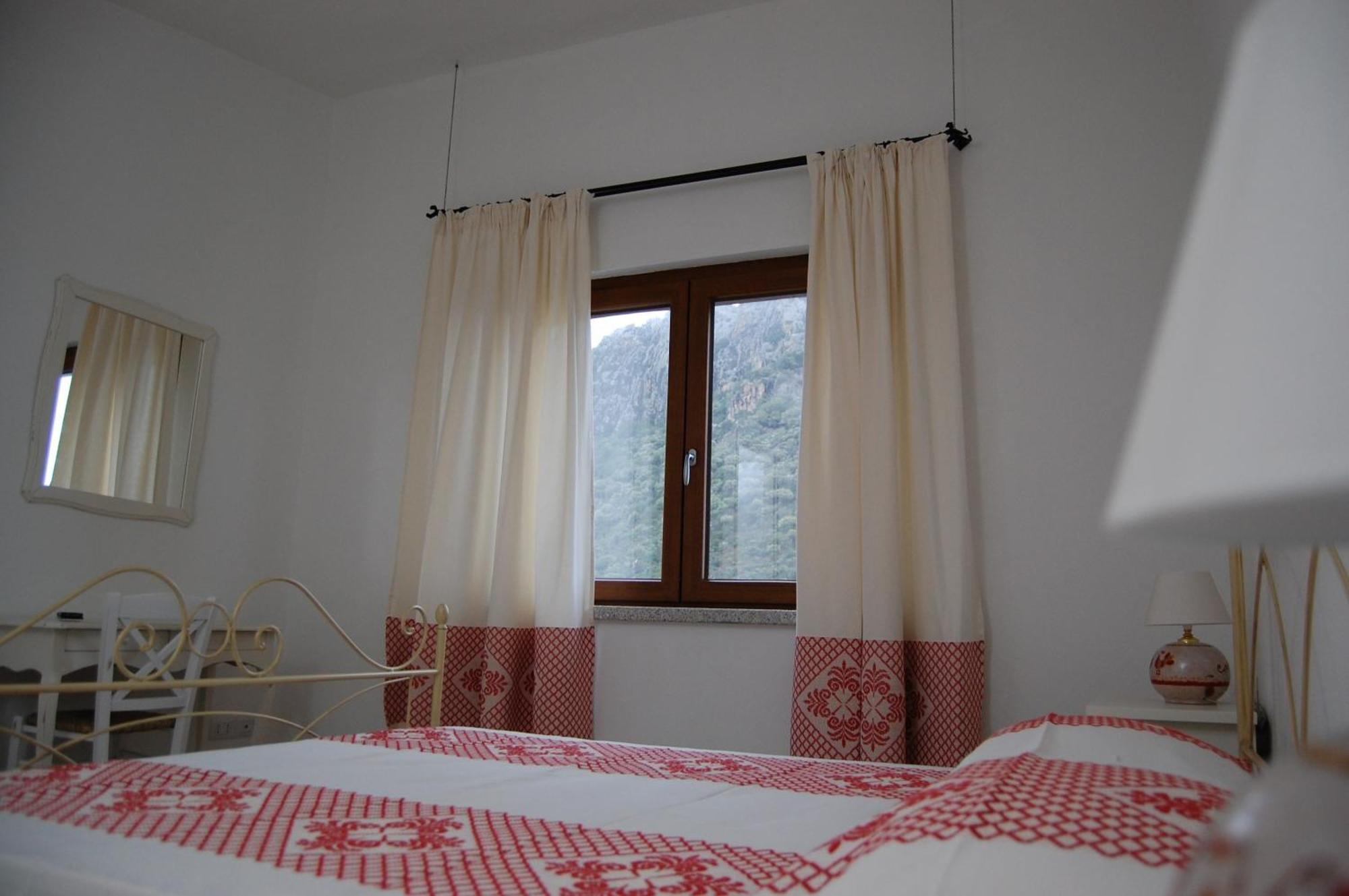 Case Vacanze Nioleo - Apartments And Pool 시니스콜라 외부 사진